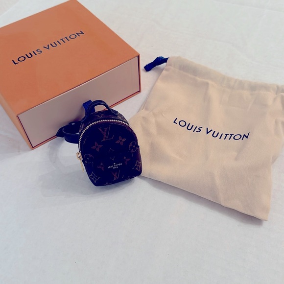 Mini LV wrist backpack purse - Picture 1 of 10